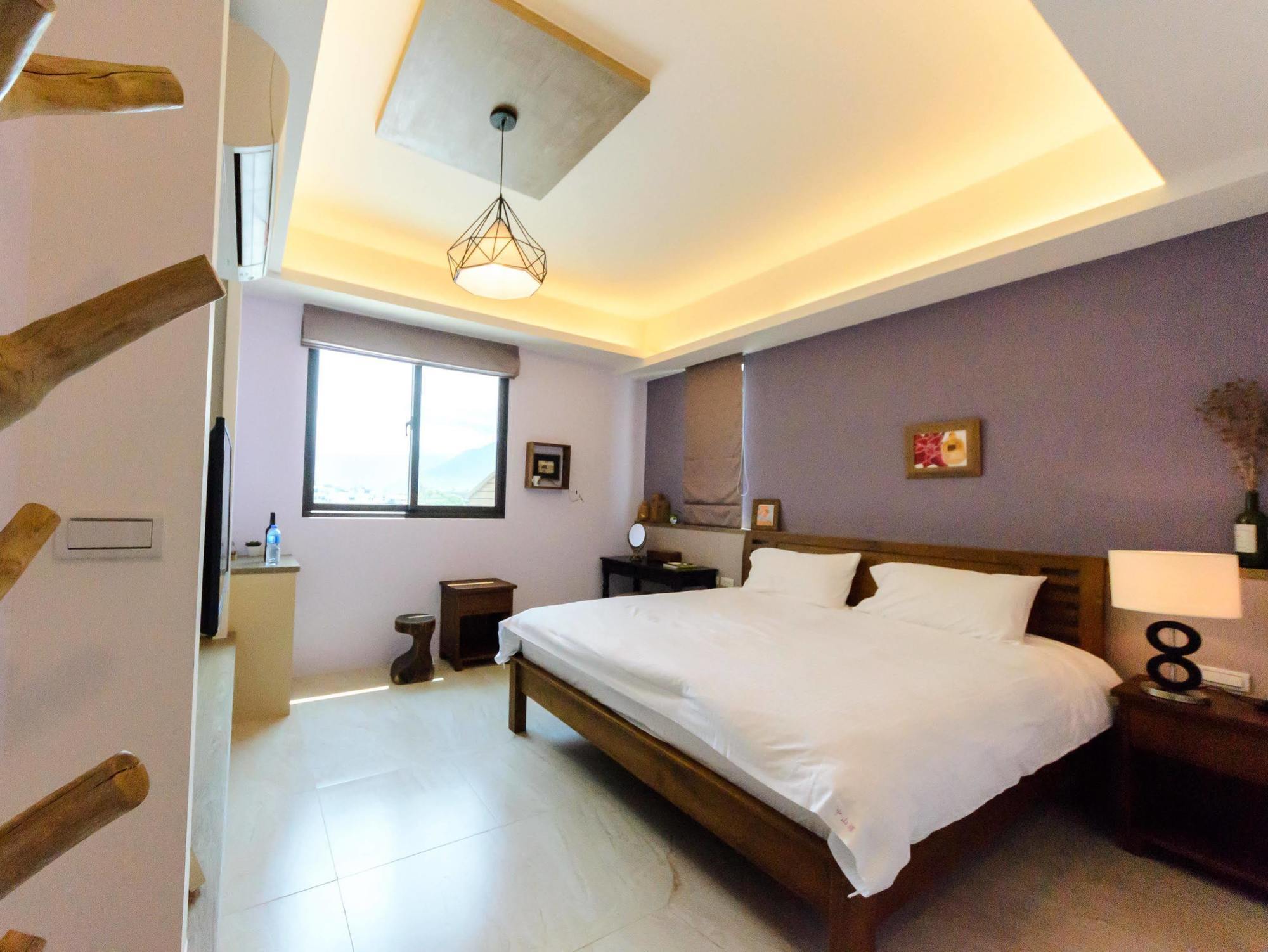 Jhongshan Building Bed And Breakfast Hualien City Ngoại thất bức ảnh