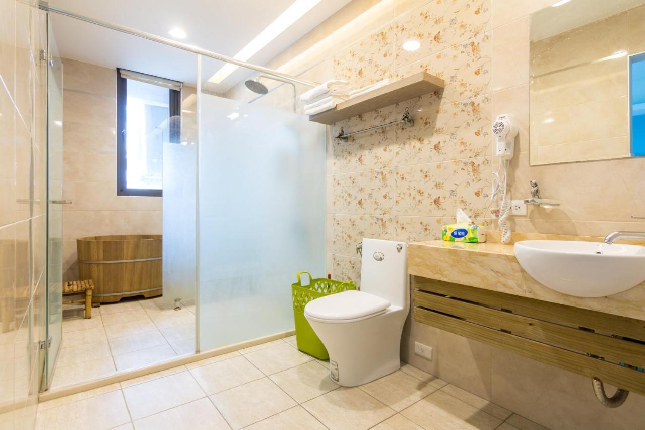 Jhongshan Building Bed And Breakfast Hualien City Ngoại thất bức ảnh
