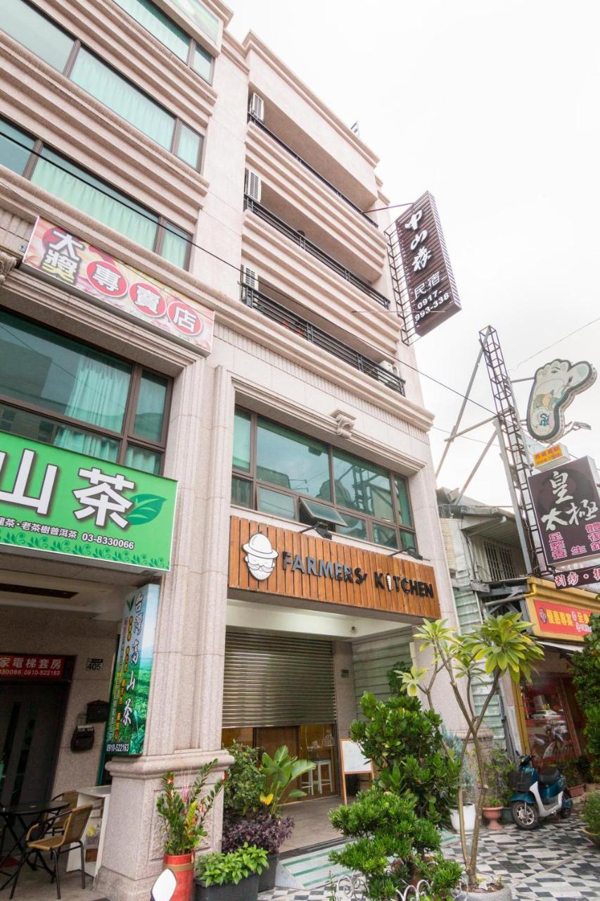 Jhongshan Building Bed And Breakfast Hualien City Ngoại thất bức ảnh