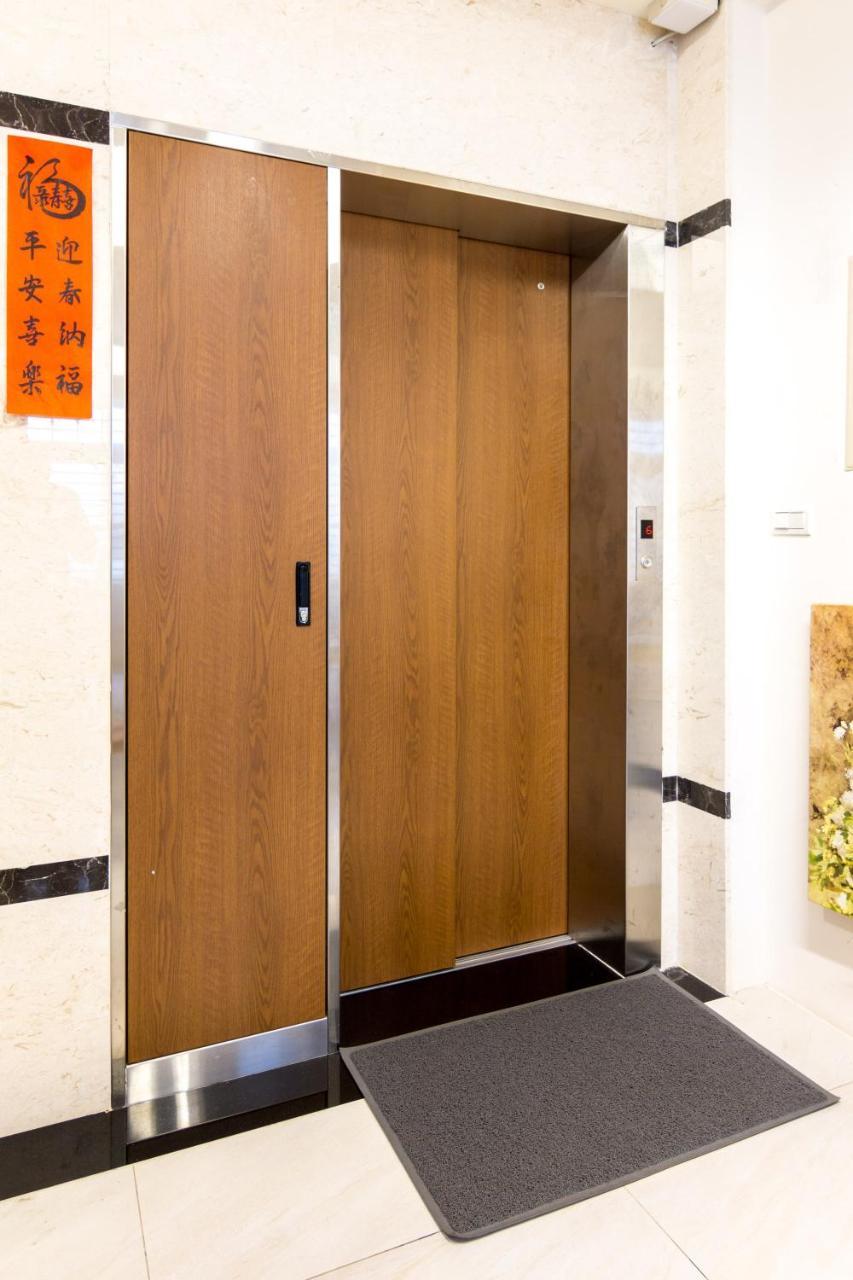 Jhongshan Building Bed And Breakfast Hualien City Ngoại thất bức ảnh
