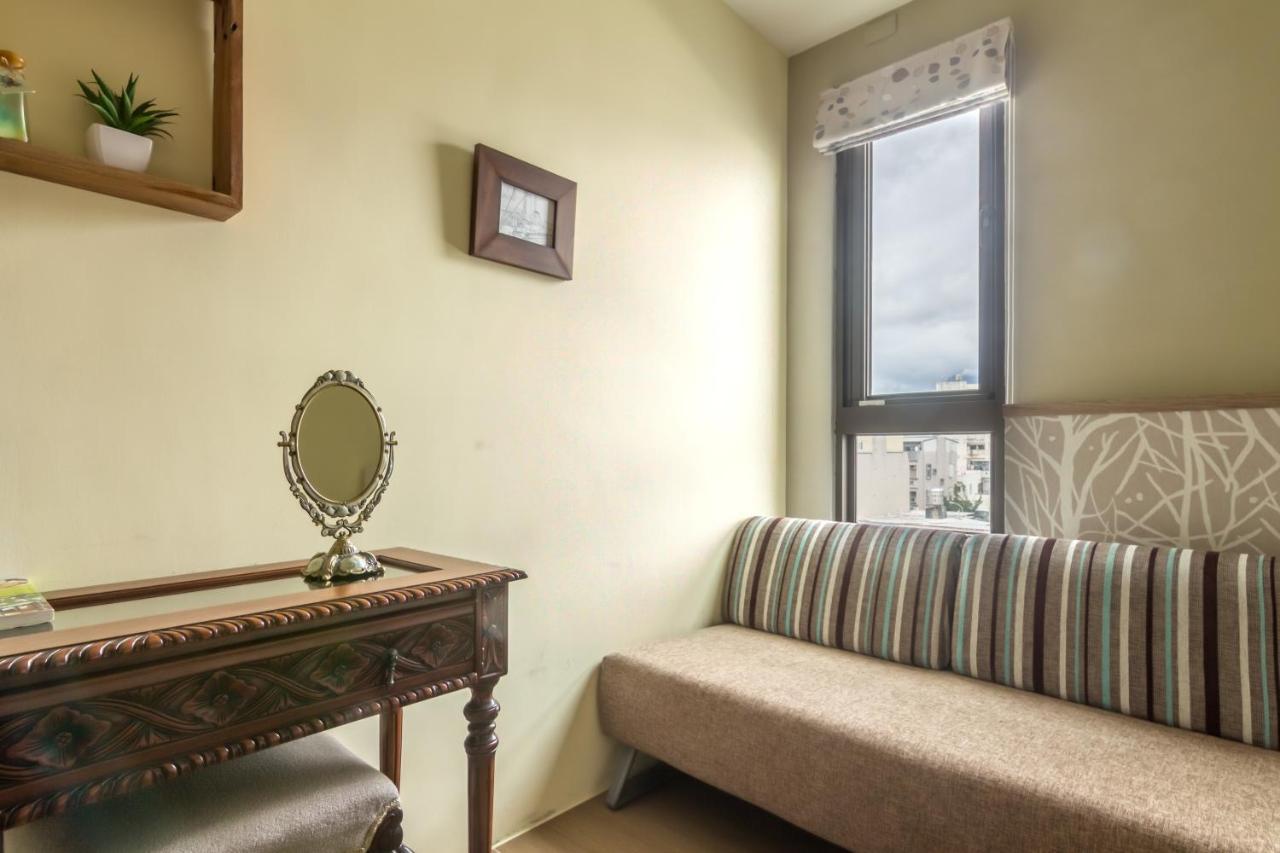 Jhongshan Building Bed And Breakfast Hualien City Ngoại thất bức ảnh