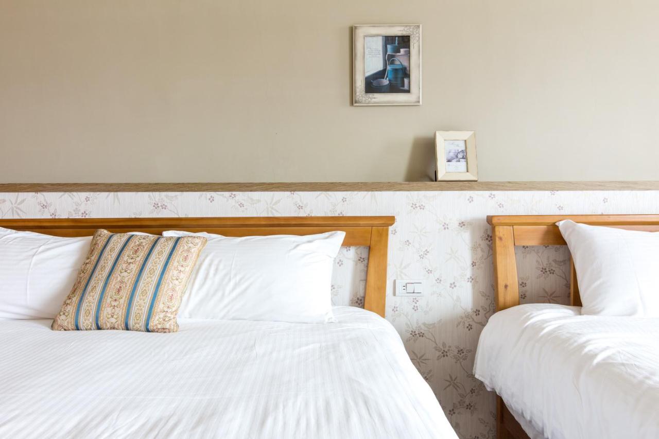 Jhongshan Building Bed And Breakfast Hualien City Ngoại thất bức ảnh